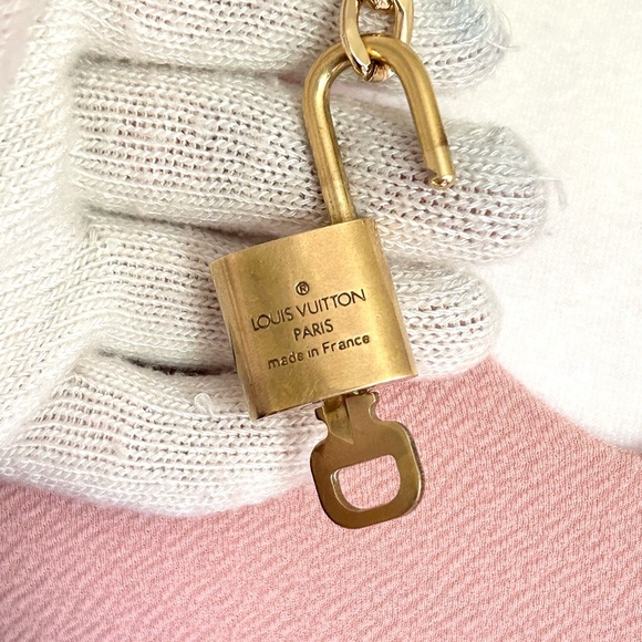 LOUIS VUITTON Padlock & Key Set Vintage Gold Plated Pre-Owned #317 - Picture 8 of 12
